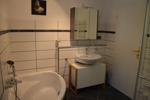 Ferienwohnung I-Badezimmer