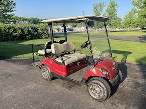 Golf cart available for extra fee (April to Oct) - Perfect for cruising resort!