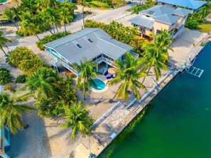 Experience Green Turtle Oasis from a pelican's perspective.