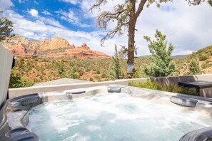 Hot tub with amazing views of Sedona's famous rock formations.