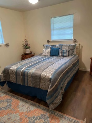 Cozy Cabins Real Estate, LLC - The Monarch Cabin