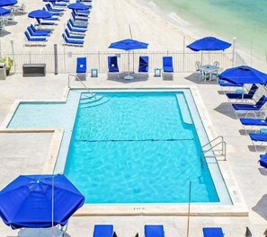 Membership to the prestigious Glunz Beach Club