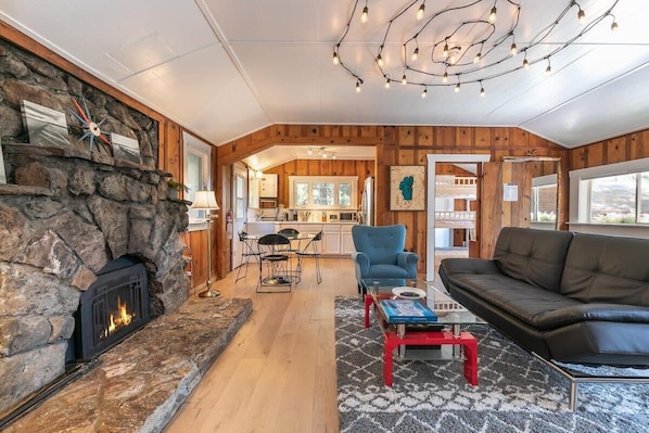 Relax and warm up by the fire in this charming North Lake Tahoe cabin, perfect for small groups who are looking to enjoy the great outdoors!