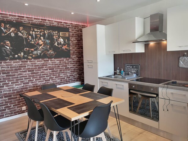 Private kitchen