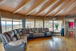 Living Room | Free WiFi | Central Heat & A/C