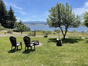 Sun worship or stargaze with an arresting view of the Columbia.