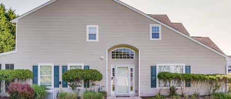 Lewes Vacation Rental | 5BR | 3.5BA | 2,074 Sq Ft | 1 Step to Enter