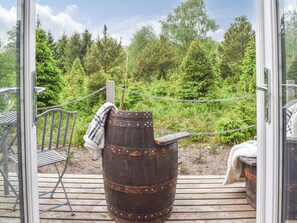 Decking | Spruce Shepherd’s Hut, Wilmslow