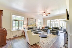 Living Room | Central Air Conditioning