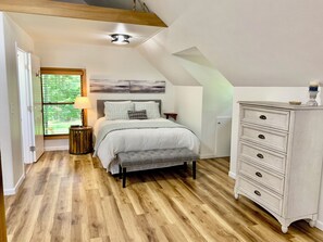 Comfortable Queen Bed.