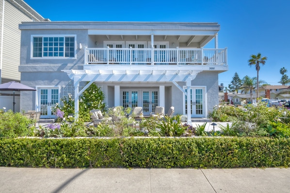 Juniper Beach is a four-plex that sleeps a total of 18 people