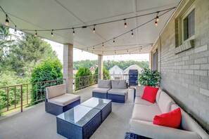 Balcony | Gas Grill (Propane Provided)