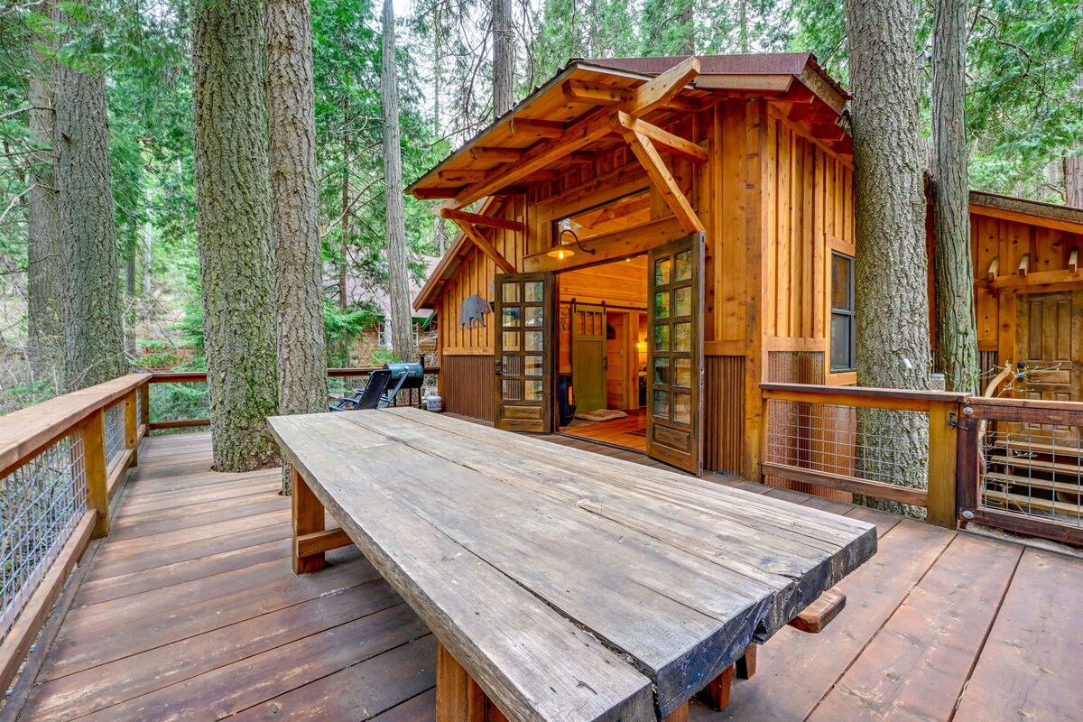 Enchanting Creekside Cabin Near Kings Canyon Park!