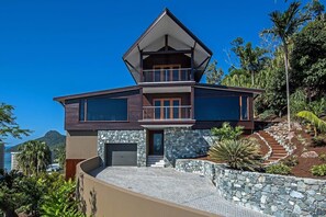 Horizons - Exterior