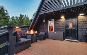 Outdoor Patio Seating and Fire Pit