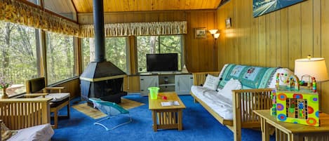 Twain Harte Vacation Rental | 5BR | 2BA | 2,400 Sq Ft | Stairs Required