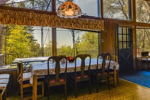 Dining Area | Dining Table | Dishware/Flatware