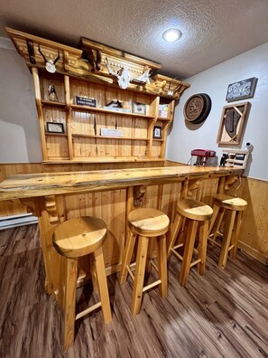 Ground level custom bar