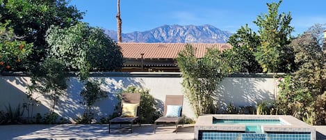 Backyard pool/spa view of San Jacinto mountains