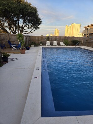 Kid friendly pool. Fenced in. Pool Access