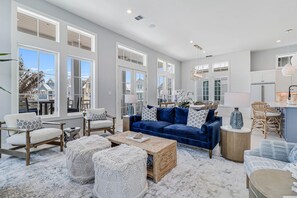 Main Living Area, 2nd Floor