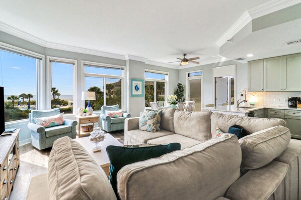 1206 Seacrest | Living Room