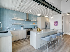Kitchen - Open concept kitchen