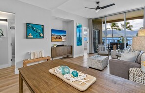 Fresh Modern Hawaiian Living