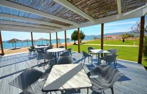Snack bar