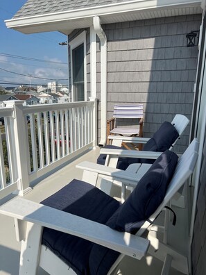 Balcony off of 2nd floor master bedroom