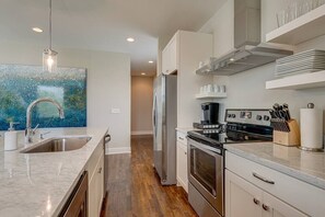 Unit 5 Kitchen (2)
