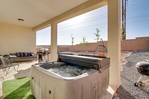 Covered Patio | Hot Tub | Gas Grill (Propane Provided) | Charcoal Grill (BYOC)