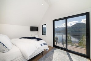 Primary Bedroom with Balcony and views! Queen Bed 