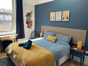 Bedroom 1 - King or twin