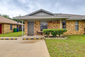 Townhouse Exterior | Keyless Entry