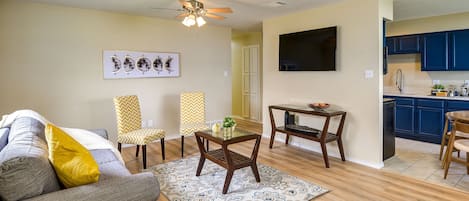 Waxahachie Vacation Rental | 2BR | 1BA | 900 Sq Ft | Step-Free Access