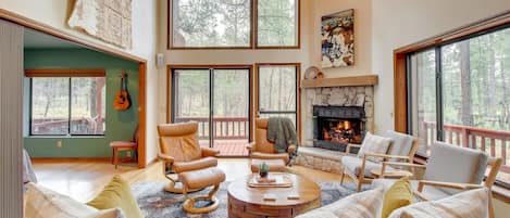 Pinetop-Lakeside Vacation Rental | 4BR | 3BA | 2,600 Sq Ft | 3 Steps to Enter