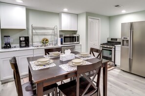 Dining Area & Kitchen | Free WiFi | Central A/C & Heating