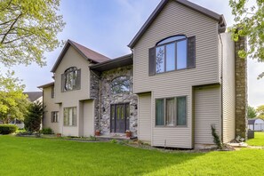 Property Exterior | Basement Unit | Driveway (1 Vehicle)