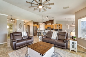 Living Room | Central A/C & Heat | Smart TV