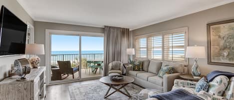 A3 Amelia South - Newly Renovated Oceanfront End Unit- Beautiful Living Space with Gorgeous Views and a Flat Screen TV