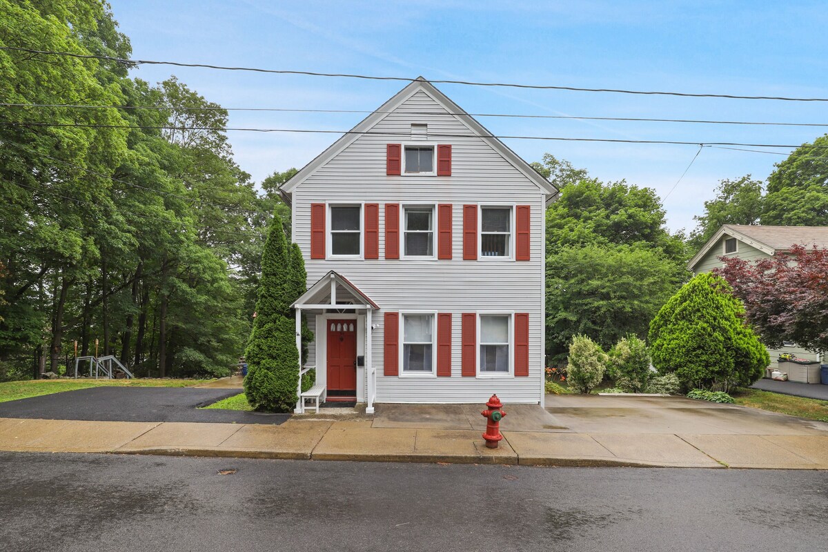 Highland Falls home on West Point Fence-line
