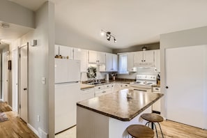 Kitchen - Fully Stocked with Kitchen Island and Breakfast Bar