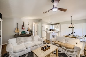 Living Room with Ceiling Fan and Record Player