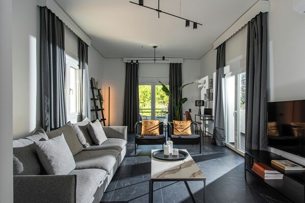 Spacious livingroom with modern comfort