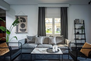 Comfortable and stylish seating area in living room
