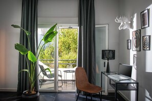 Living room with working space

