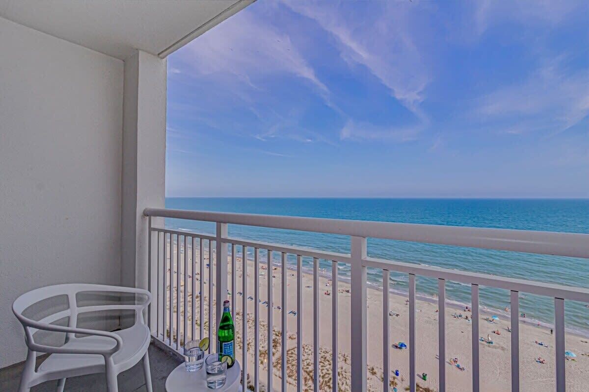 Ocean Sky by Casanita | Oceanfront Suite