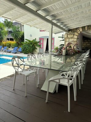Outdoor dining