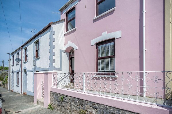 Canol Y Bryn - 3 Bedroom Holiday Home - Tenby (15166)